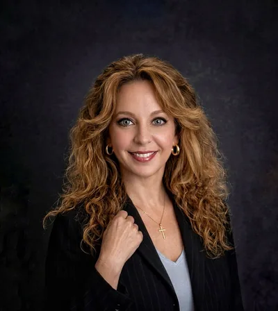 Charo Carracedo, agente inmobiliaria colegiada en Valencia
